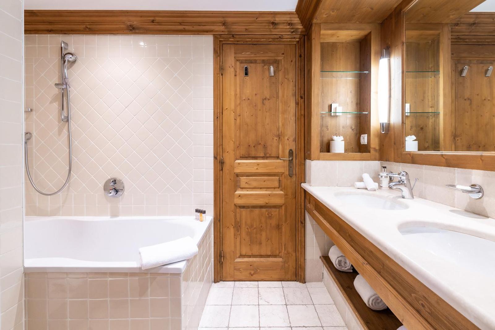 Les Peupliers Hotel 4*